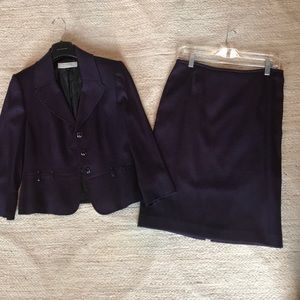 Tahari skirt suit